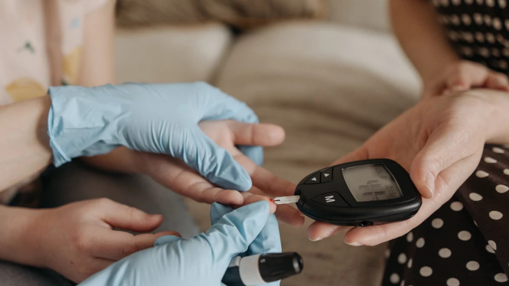 ¿Cómo afecta la Diabetes en un adulto mayor?