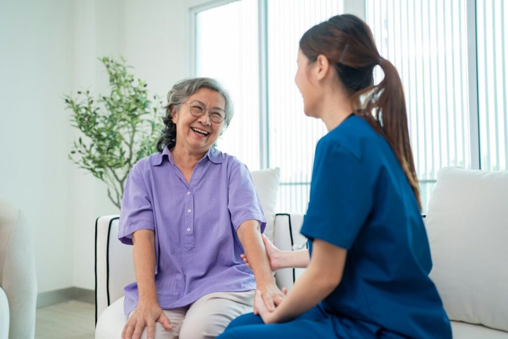 Beneficios del Cuidado Domiciliario para la Salud y Bienestar de los Adultos Mayores