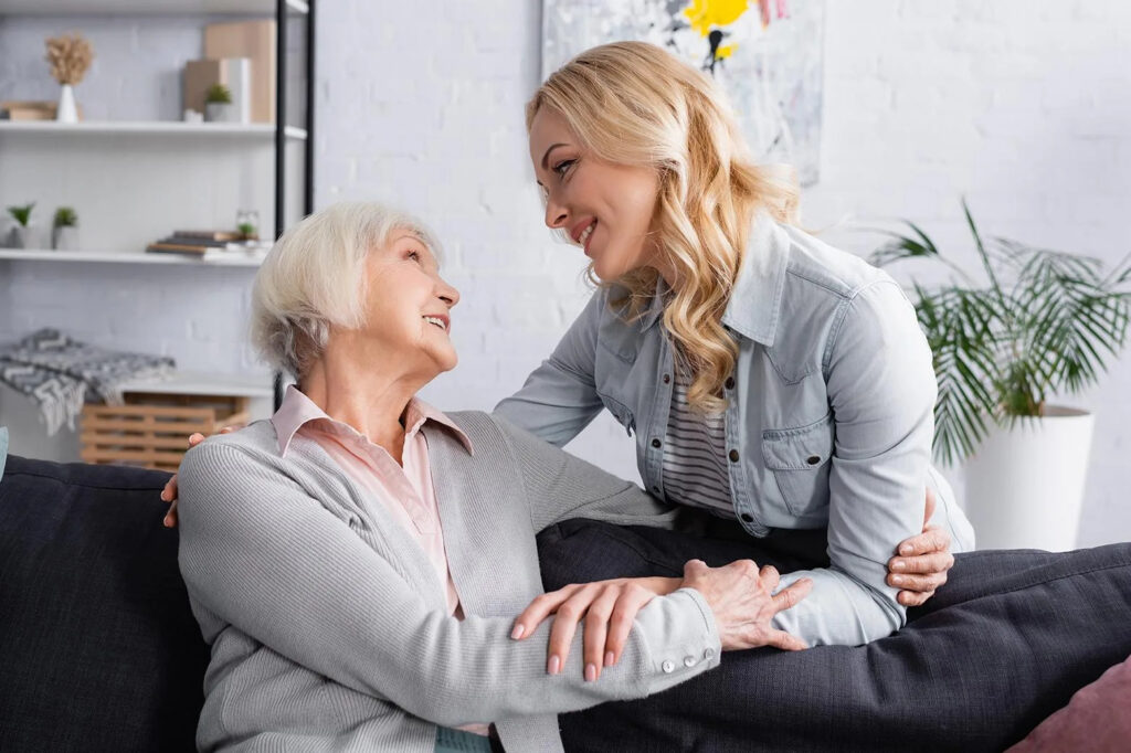 Cuidado profesional para el Adulto Mayor: Cómo reconocer cuándo es necesario